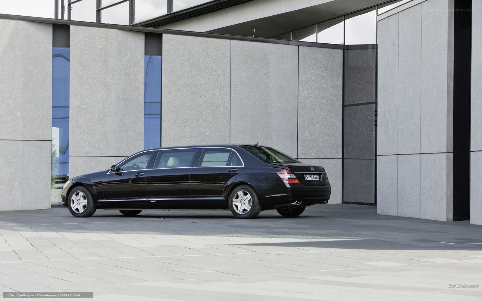 Black Mercedes-Benz S-Class Limo