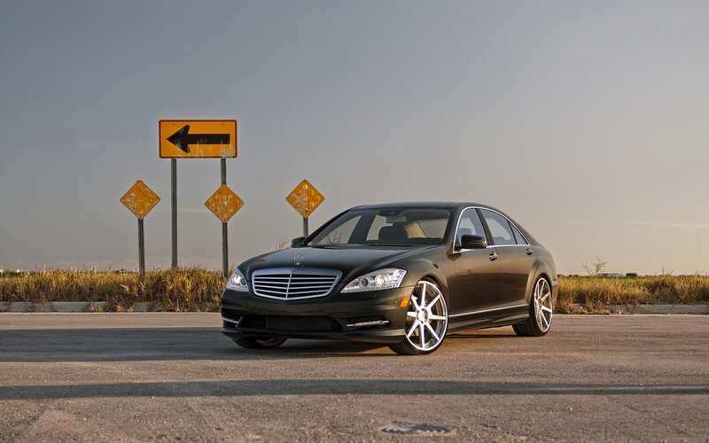 Black Mercedes-Benz S-Class sedan