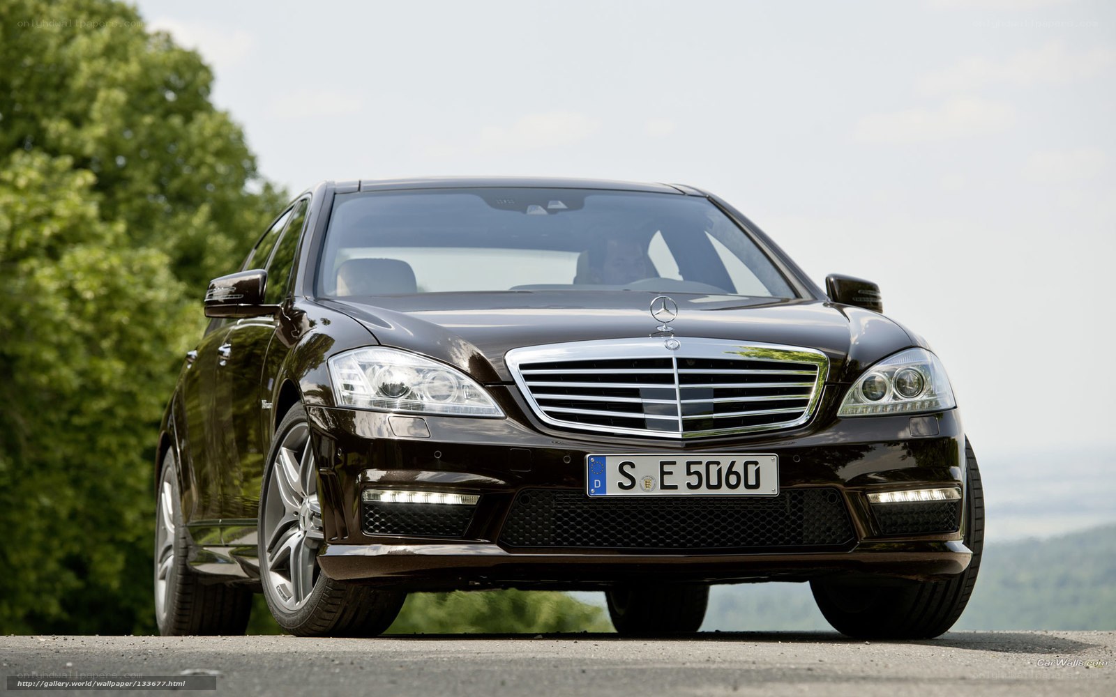 black mercedes-benz s-class