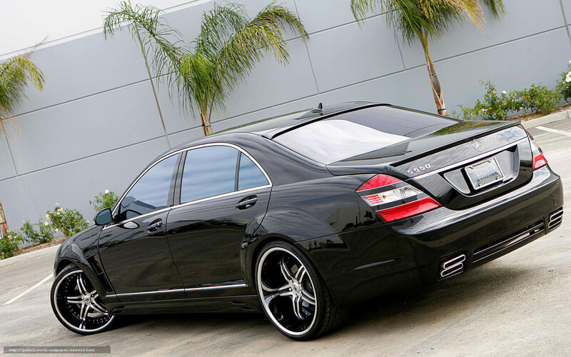 Black Mercedes-Benz S550