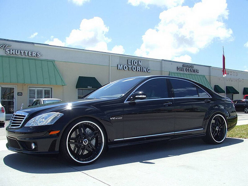 Black Mercedes-benz S63 Amg — Neutral