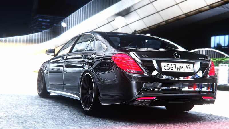 Black Mercedes-Benz S65 — Dynamic