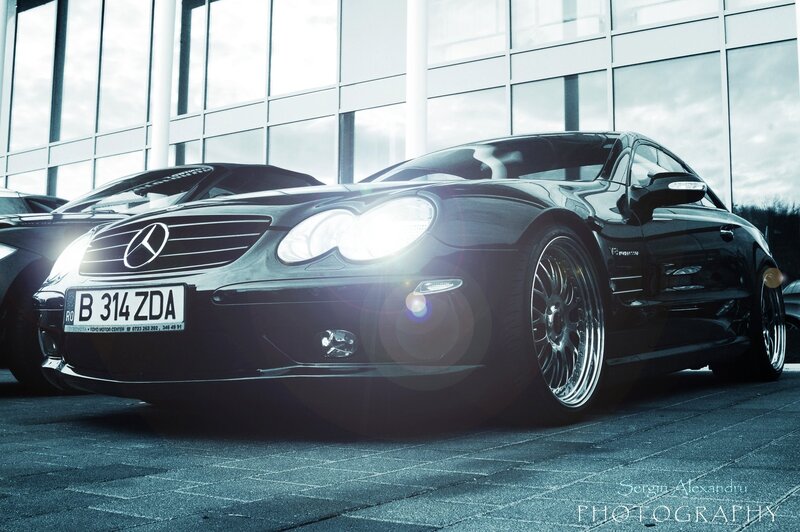 Black Mercedes-Benz SL500