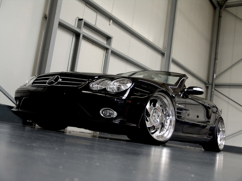 Black Mercedes-Benz SL500