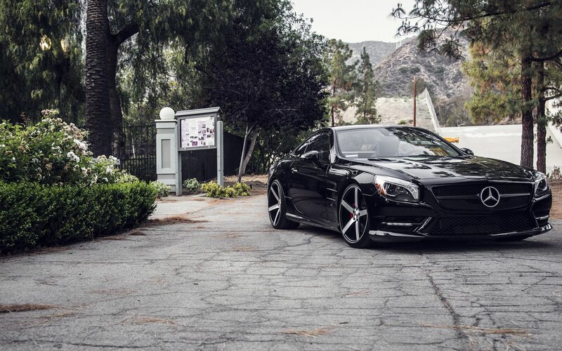 Black Mercedes-benz Sl550 — Calm