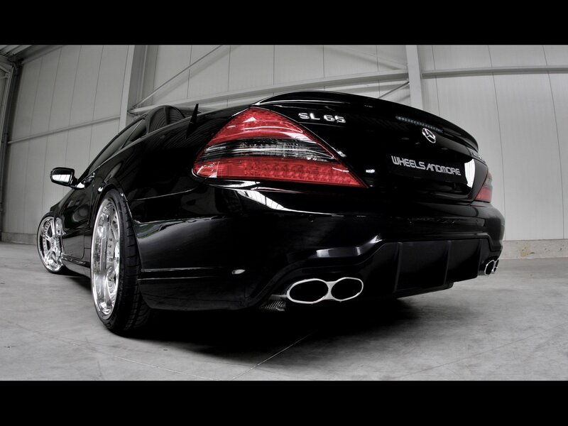 Black Mercedes-Benz SL65