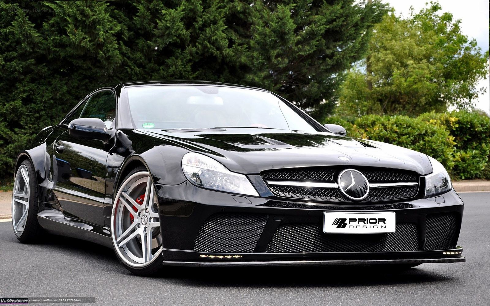 black mercedes-benz slr