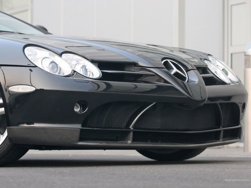 black mercedes-benz slr