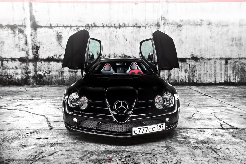 Black Mercedes-Benz SLR McLaren