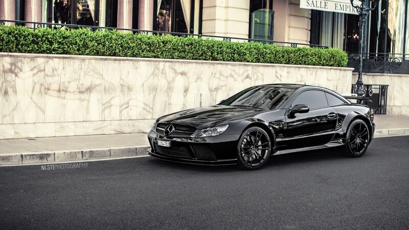 Black Mercedes-Benz SLR — Urban