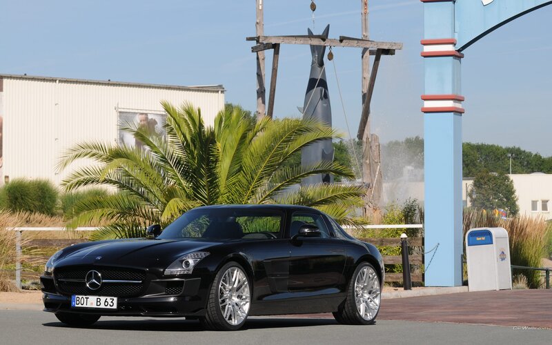 Black Mercedes-Benz SLS AMG