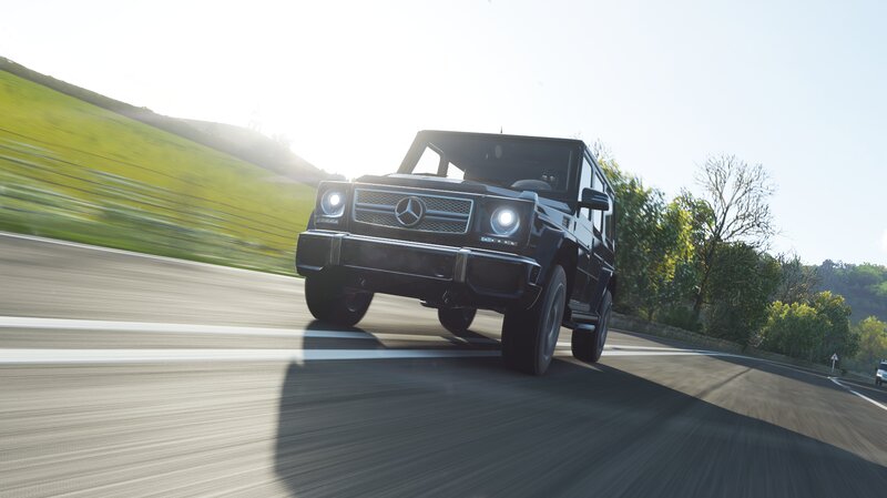 Black Mercedes G-wagon — Dynamic