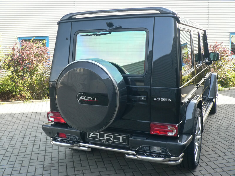 black mercedes g-wagon suv