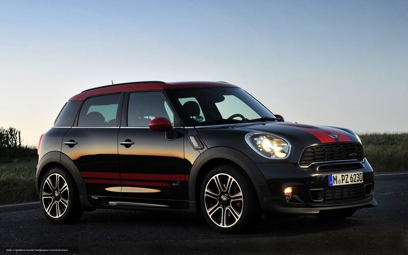 Black Mini Cooper Suv — Dramatic
