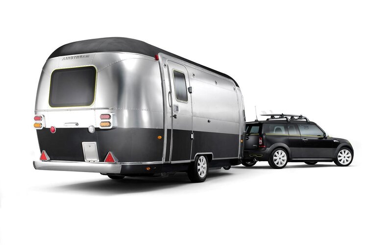 Black Mini Cooper with Trailer — Silver
