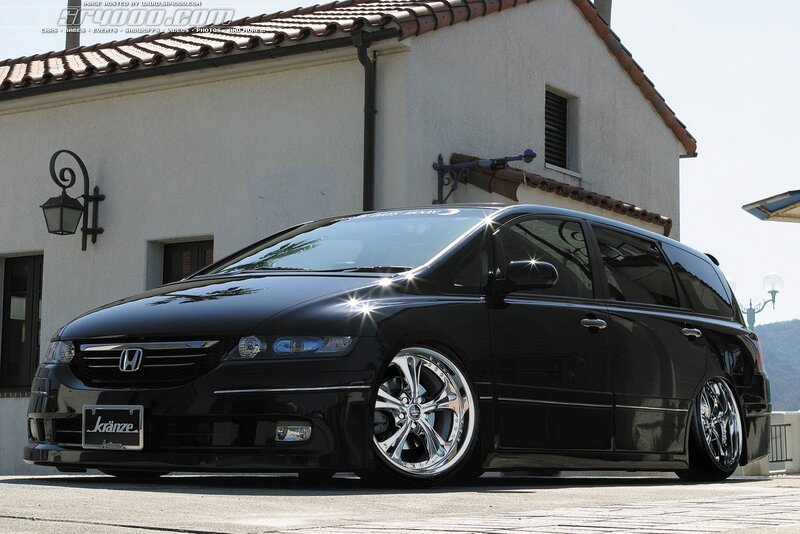 Black Minivan — Calm