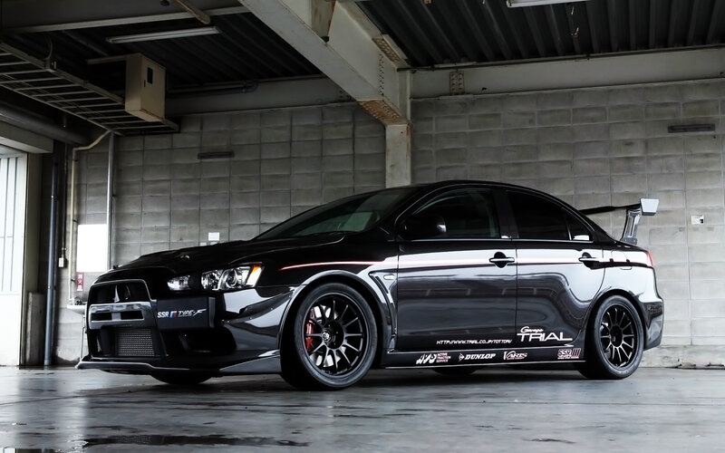 black mitsubishi lancer evolution