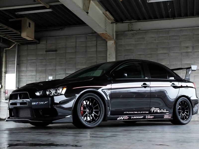 black mitsubishi lancer evolution