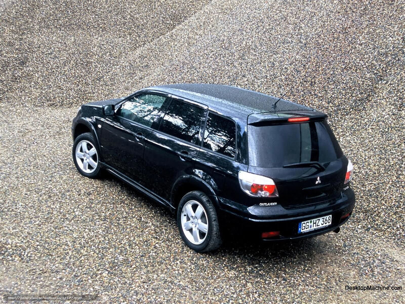 Black Mitsubishi Outlander — Neutral