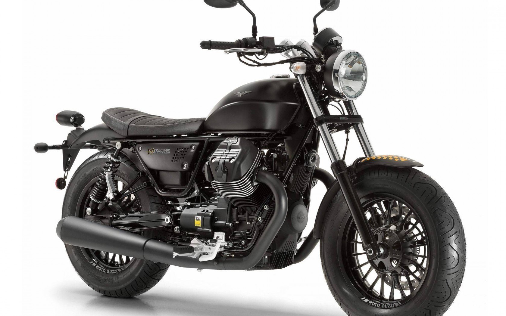 black moto guzzi v7 bomber