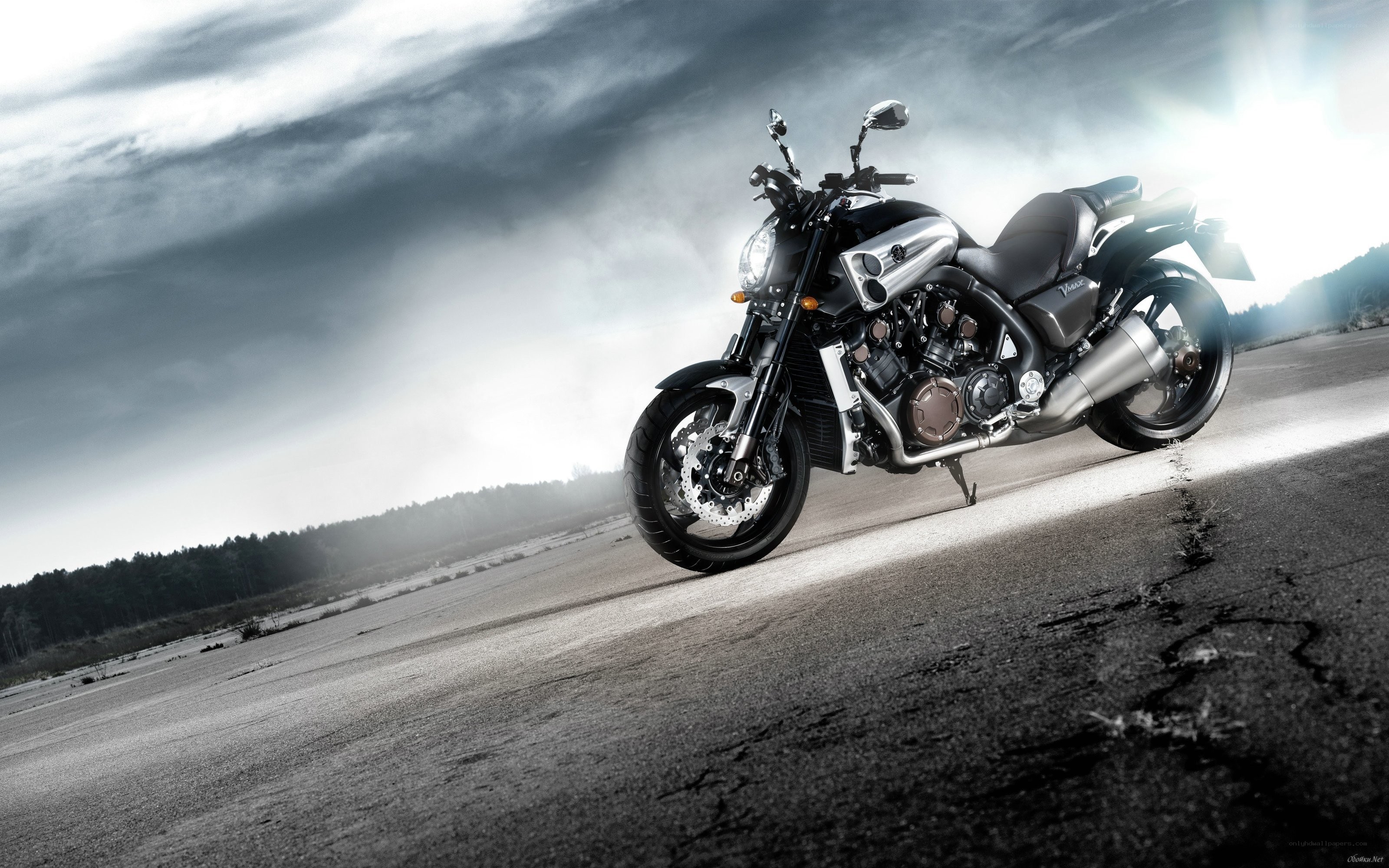 black motorcycle on road