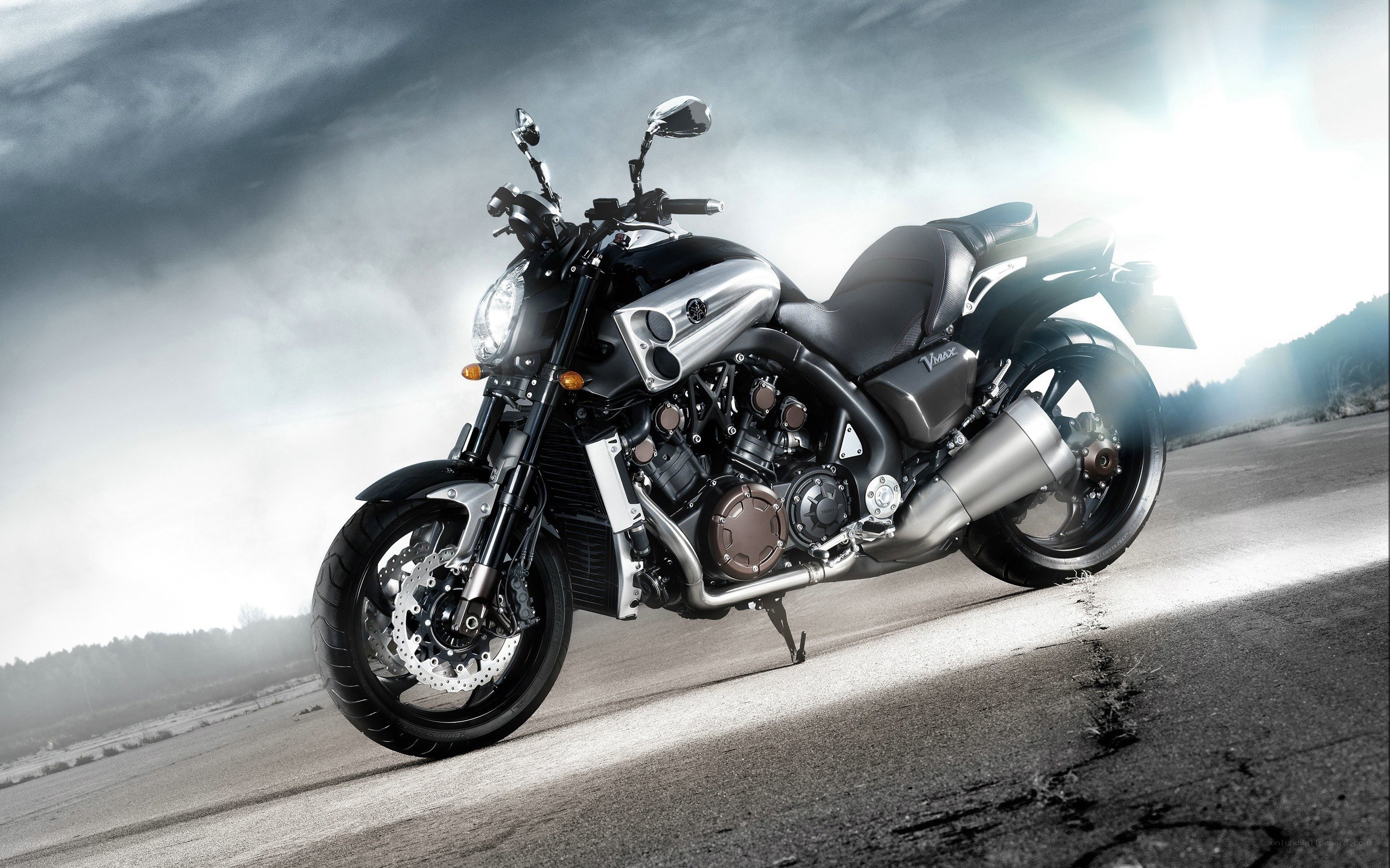 black motorcycle on road