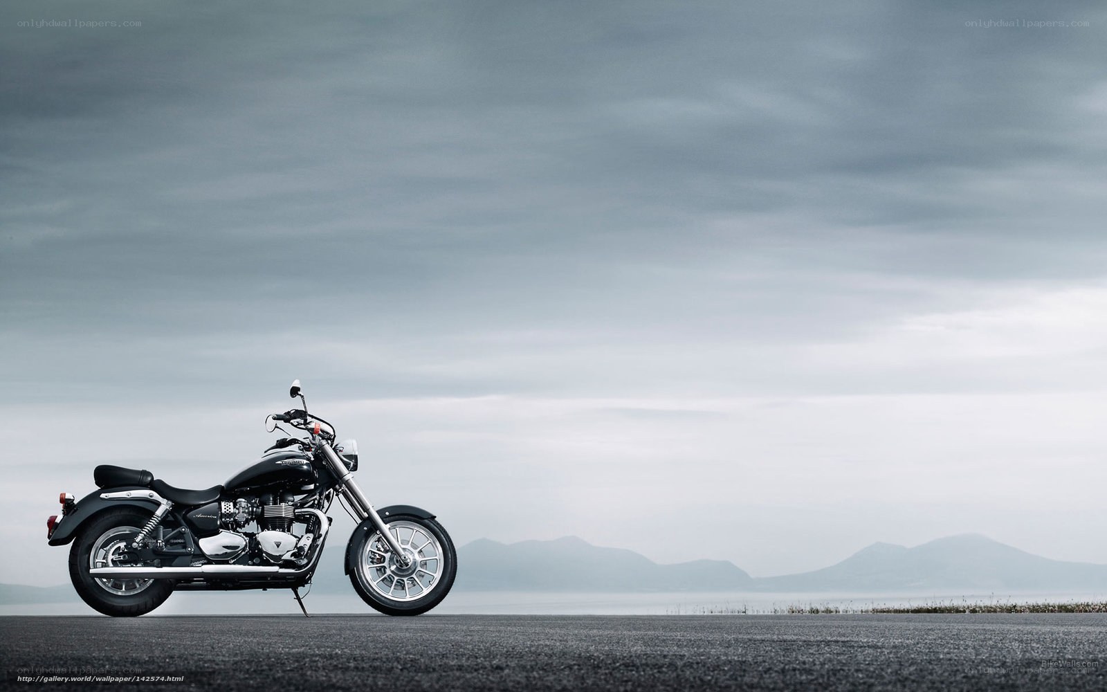black motorcycle on road