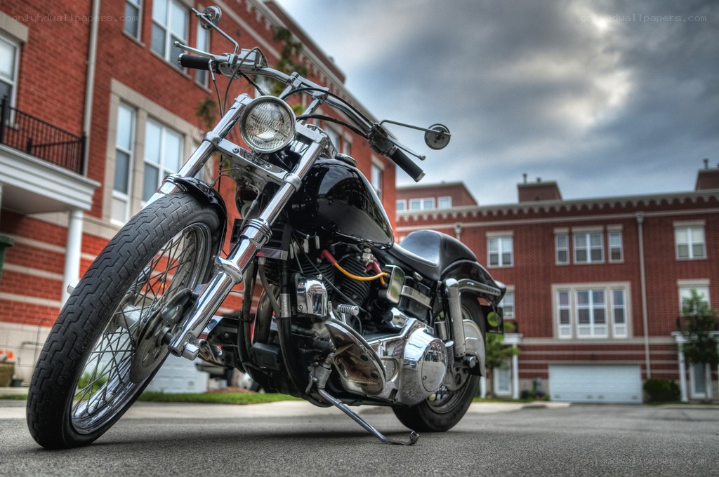 black motorcycle on street