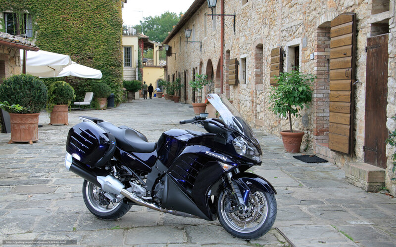 Black Motorcycle on Street — Serene