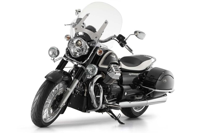 black motorcycle with windshield