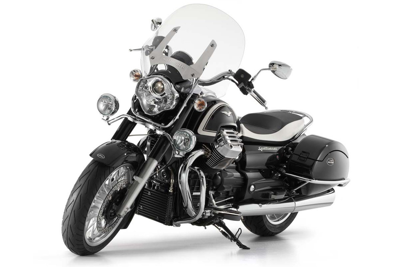 black motorcycle with windshield