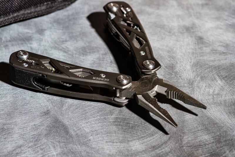 Black Multi-tool Pliers — Gray