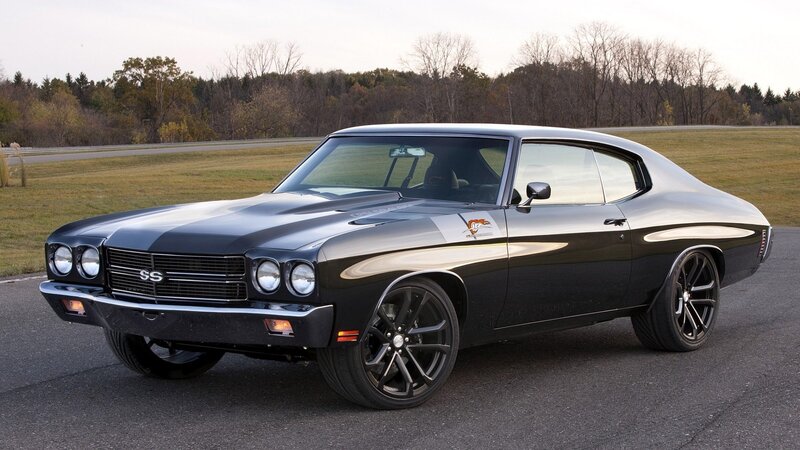 Black Muscle Car — Autumn