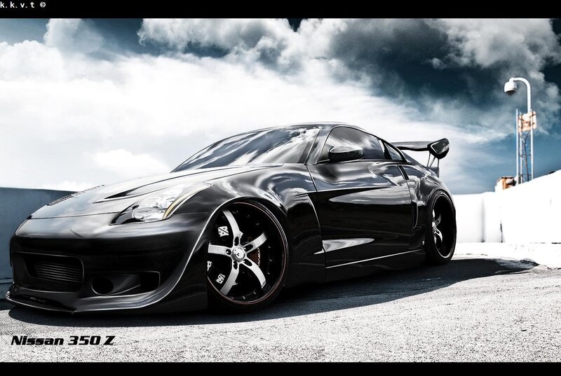 Black Nissan 350Z sports car