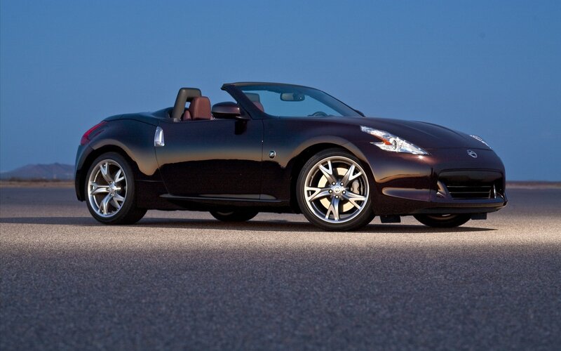 Black Nissan 370Z Roadster