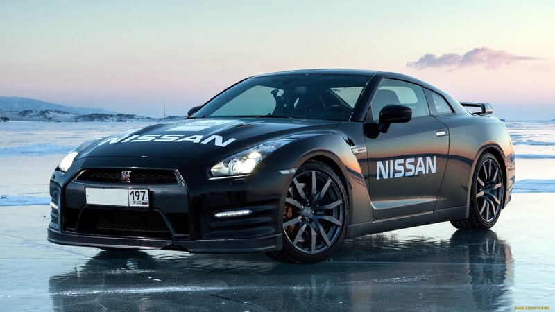Black Nissan Gt-r — Dramatic, Winter