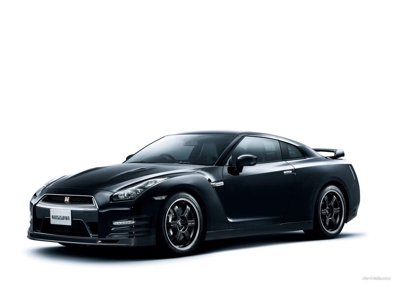 Black Nissan Gt-r