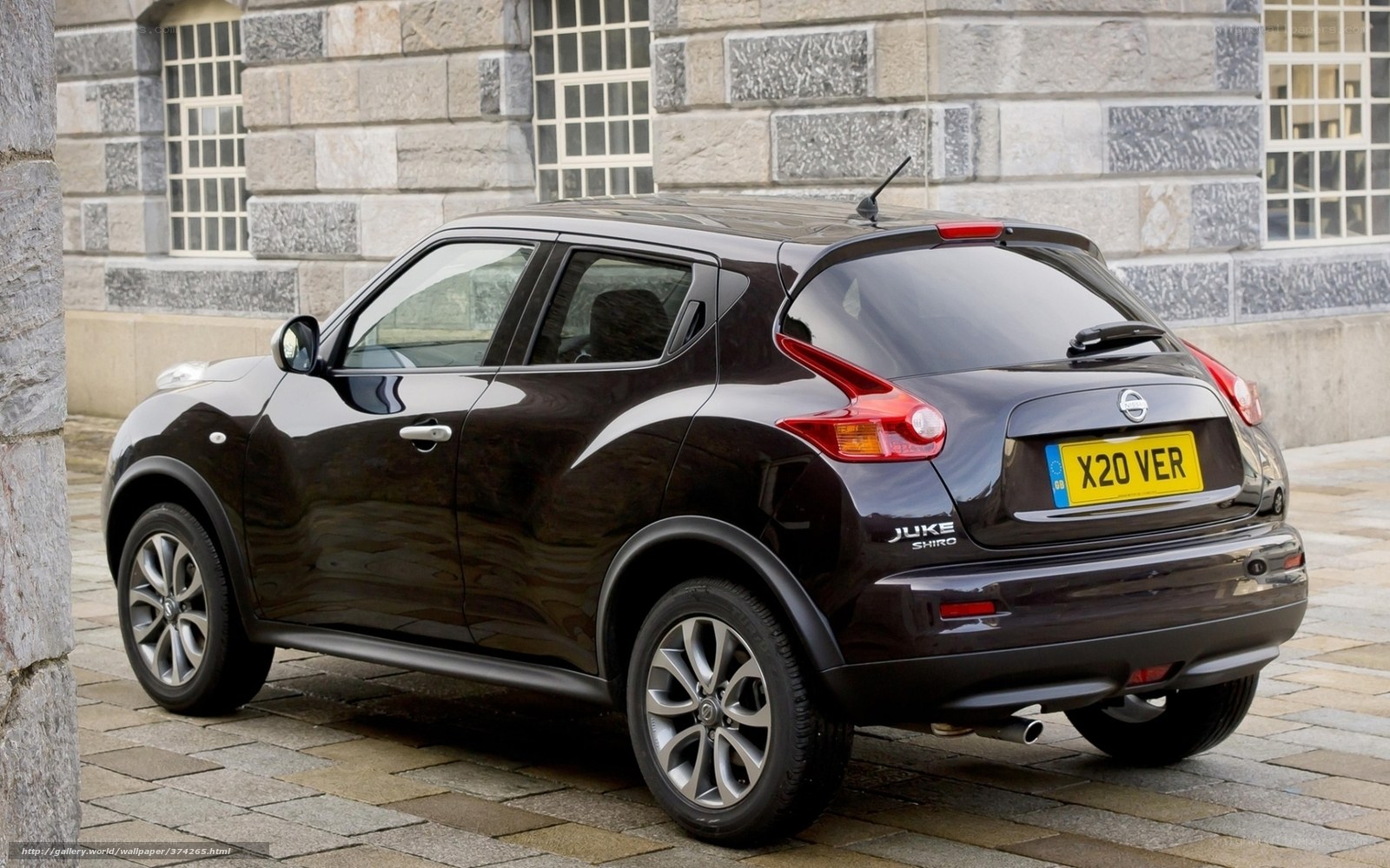 Black Nissan Juke parked outside