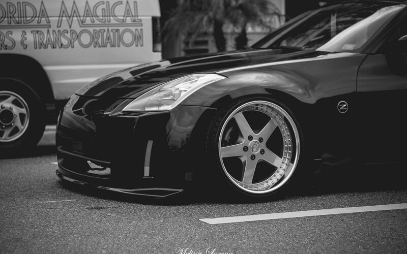 black nissan z car