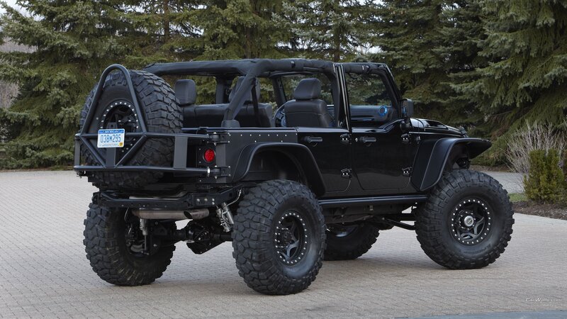 Black Off-road Jeep — Outdoor