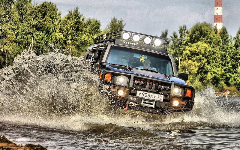 Black Off-road Vehicle — Green, Dynamic