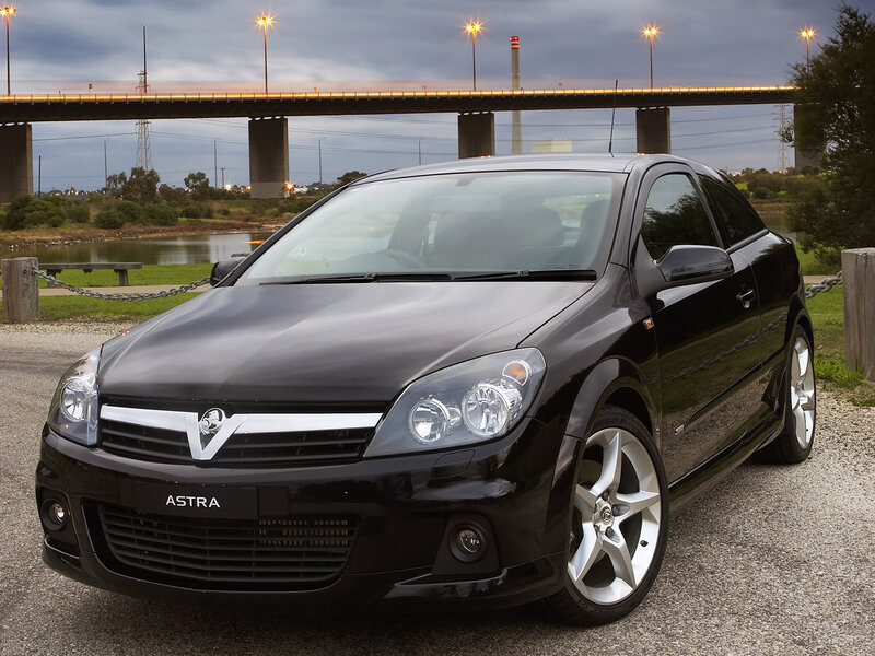 Black Opel Astra Car