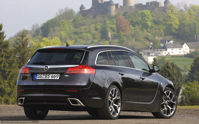 Black Opel Insignia station wagon