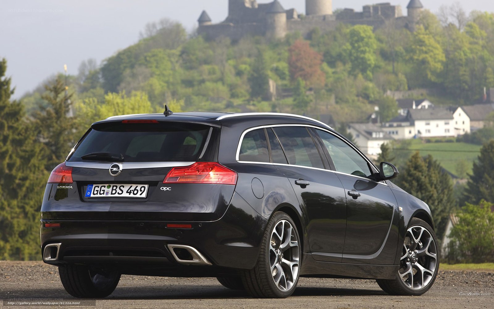 Black Opel Insignia station wagon