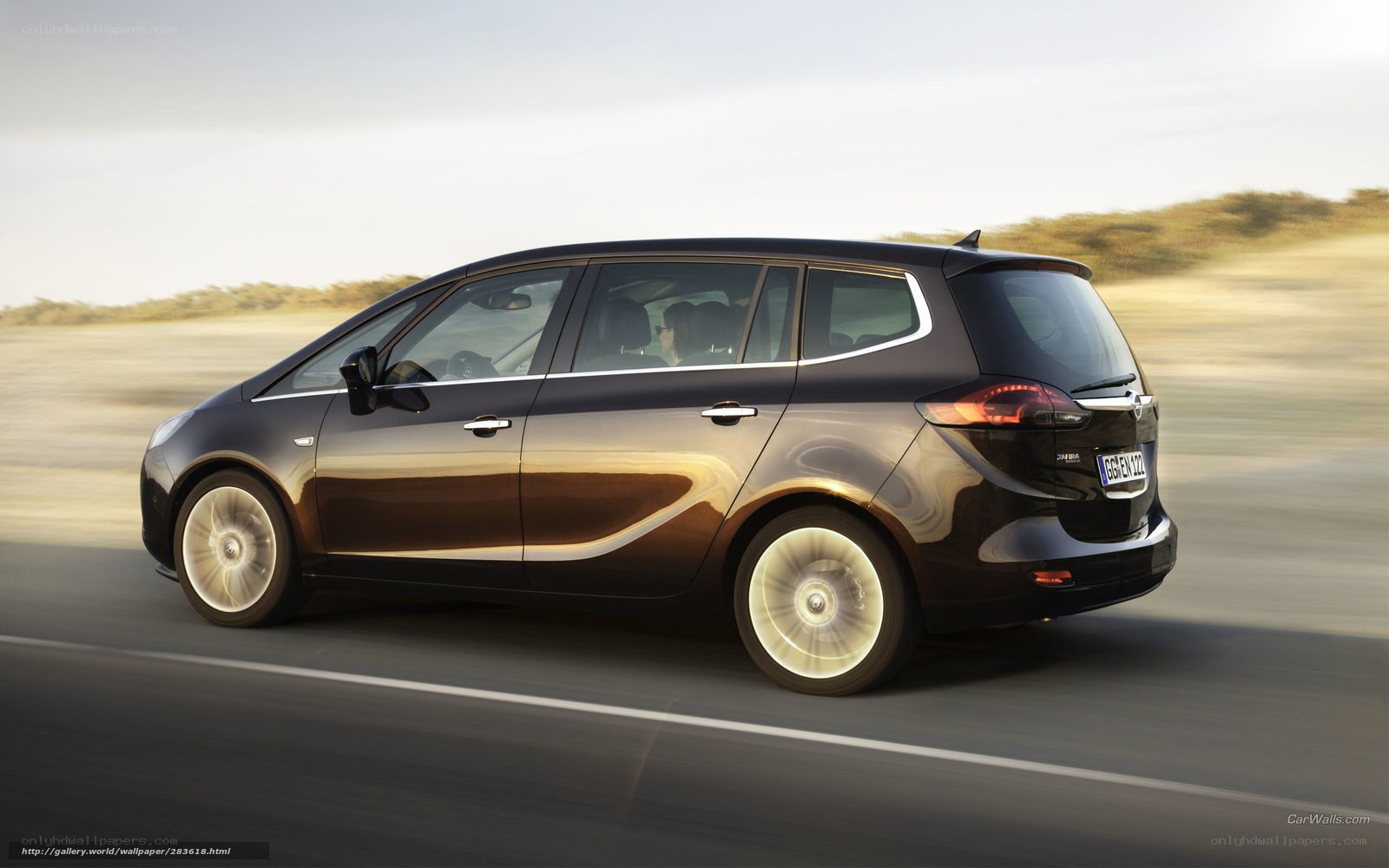 black opel zafira in motion