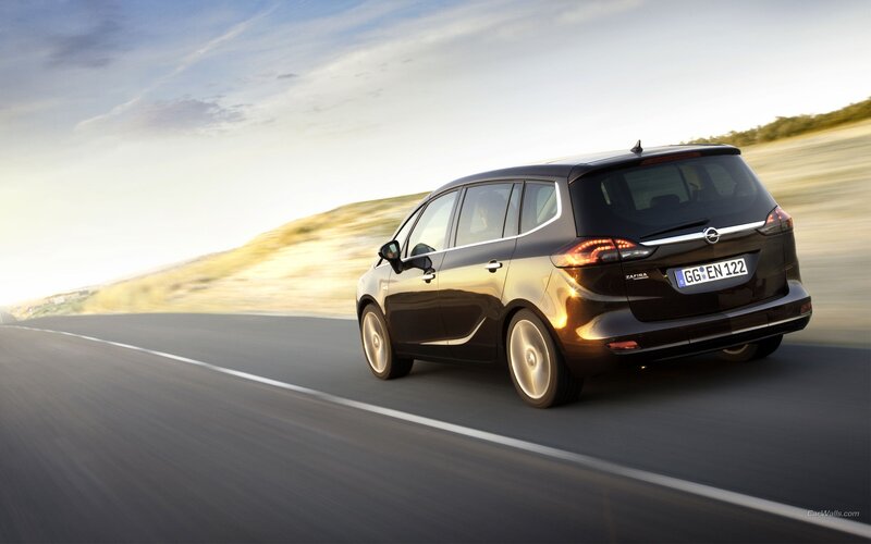 black opel zafira on road