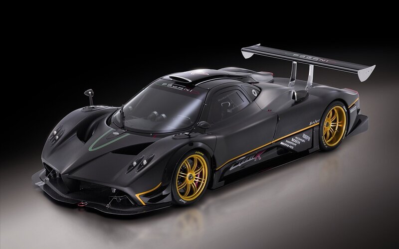 Black Pagani Zonda R