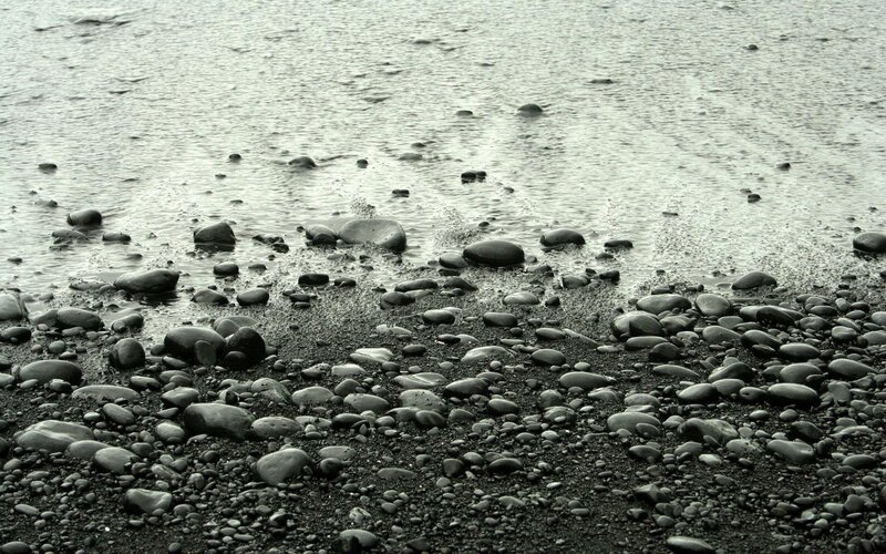 Black Pebble Beach — Gray