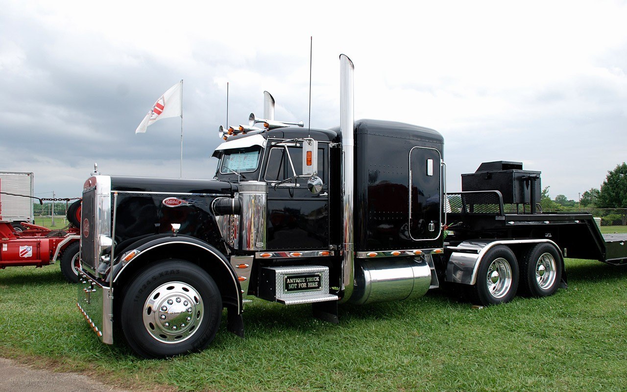 black peterbilt semi-truck