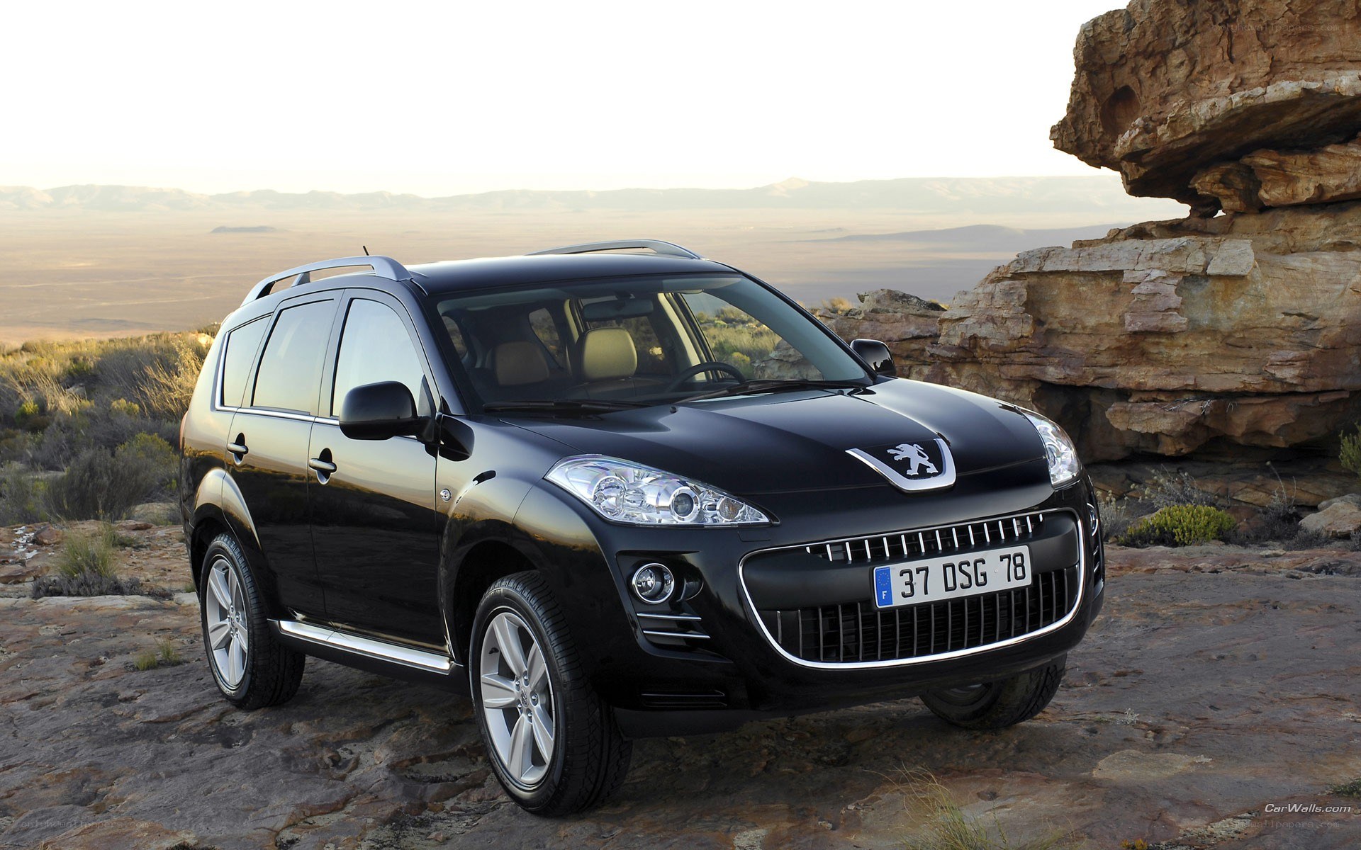 Black Peugeot 4007 SUV